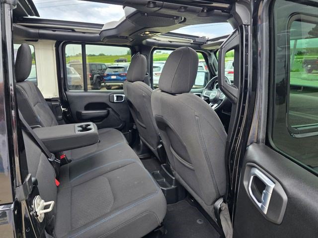 Used 2023 Jeep Wrangler Unlimited Rubicon 4xe w/ Cold Weather Group AWD/4WD image 21