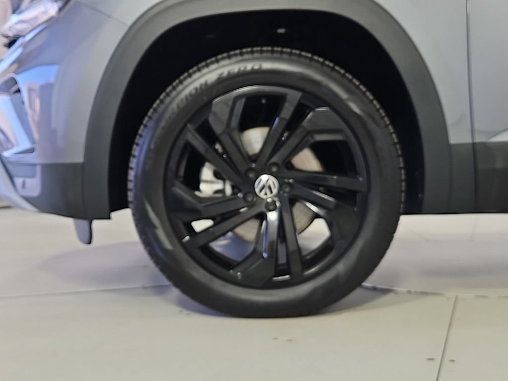 Certified 2023 Volkswagen Atlas SE w/ Black Wheel Package AWD/4WD image 5