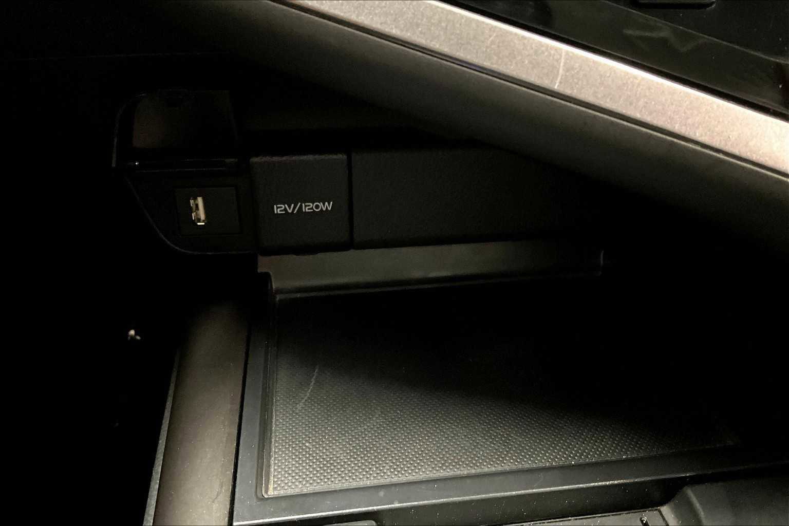 Used 2024 Toyota Camry SE w/ Cold Weather Package image 36