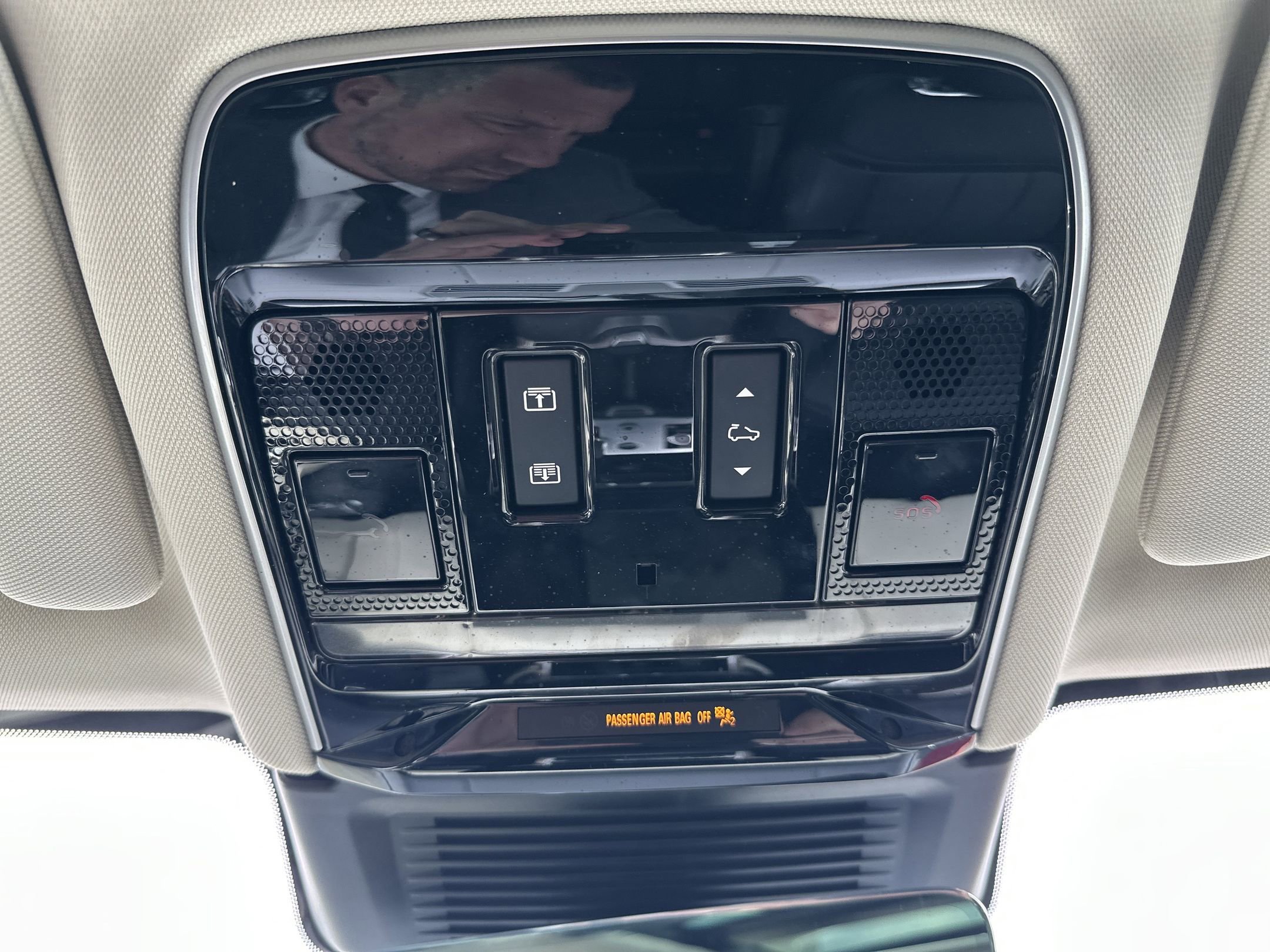 Used 2023 Land Rover Range Rover SE image 36