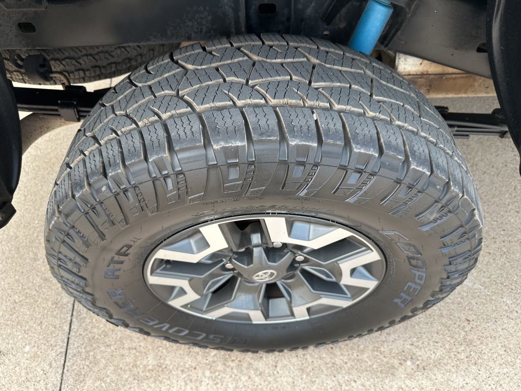 Used 2017 Toyota Tacoma TRD Off-Road image 20