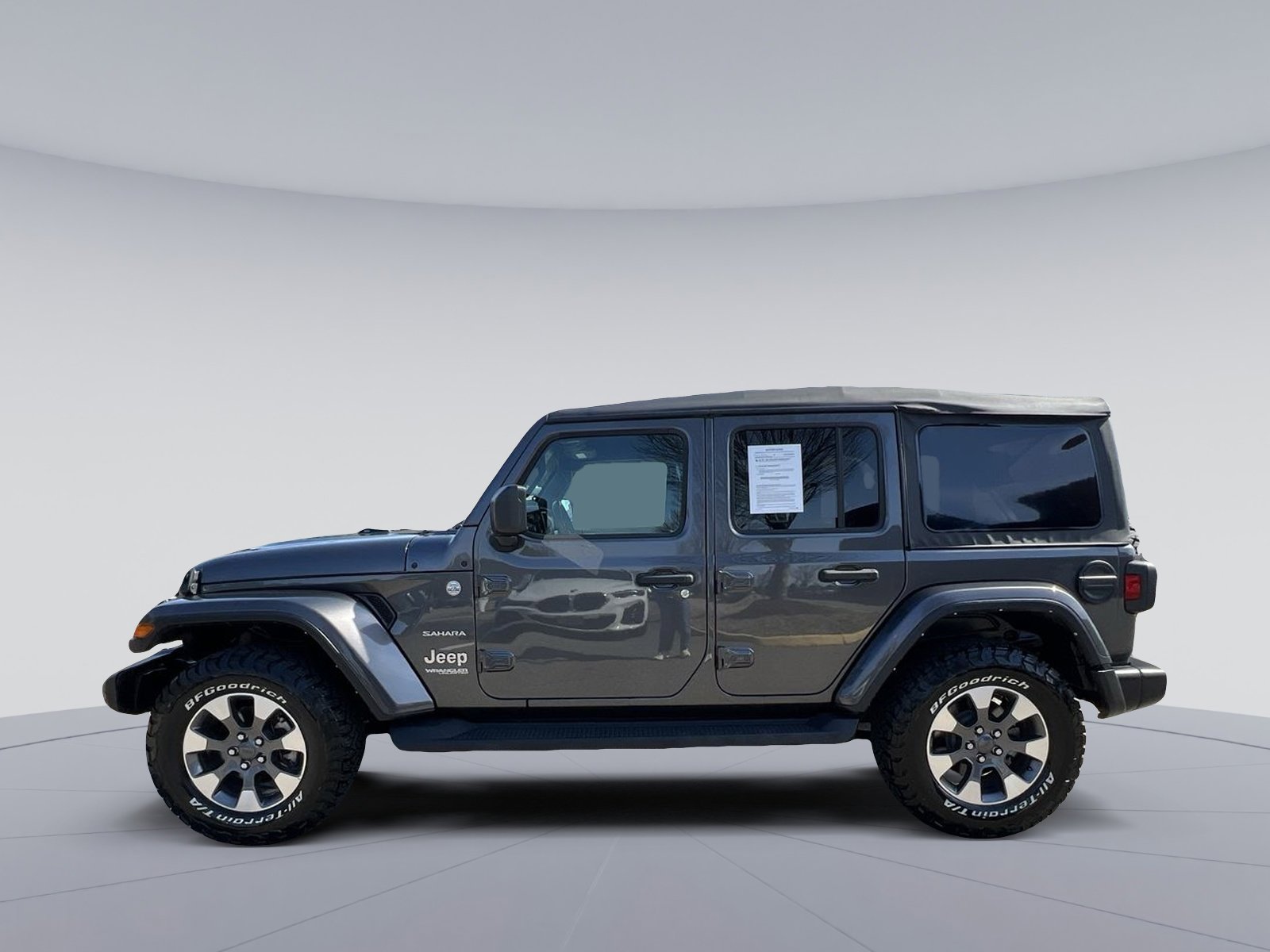 Used 2022 Jeep Wrangler Unlimited Sahara w/ Cold Weather Group image 2