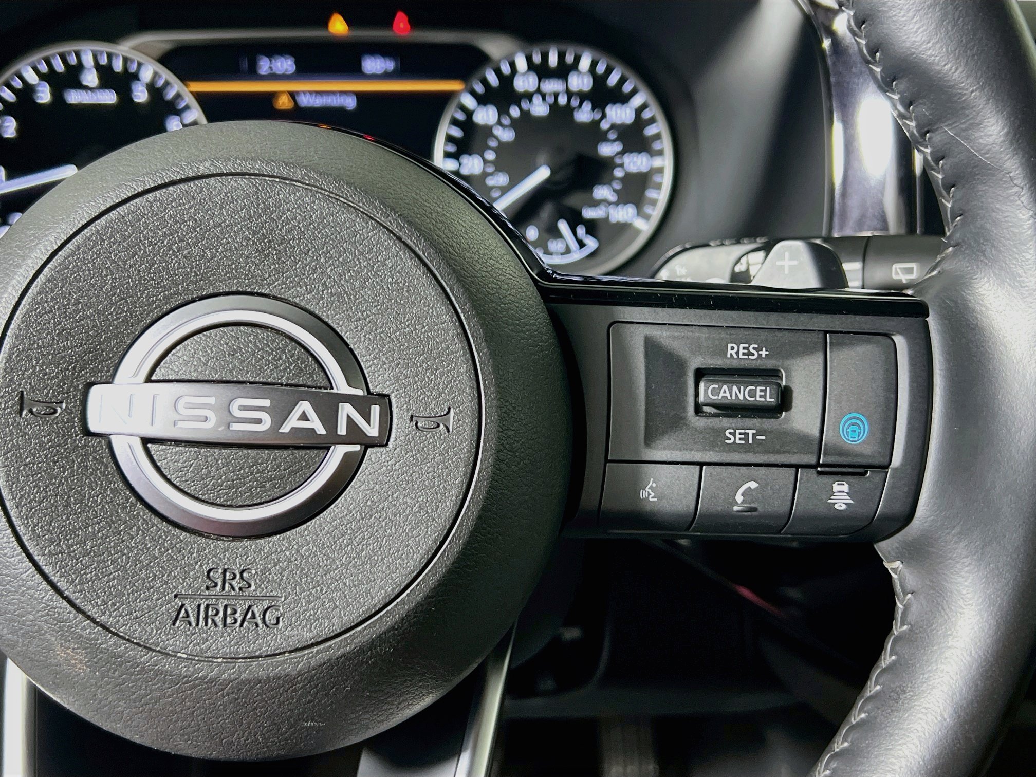 Used 2025 Nissan Pathfinder SL FWD image 19