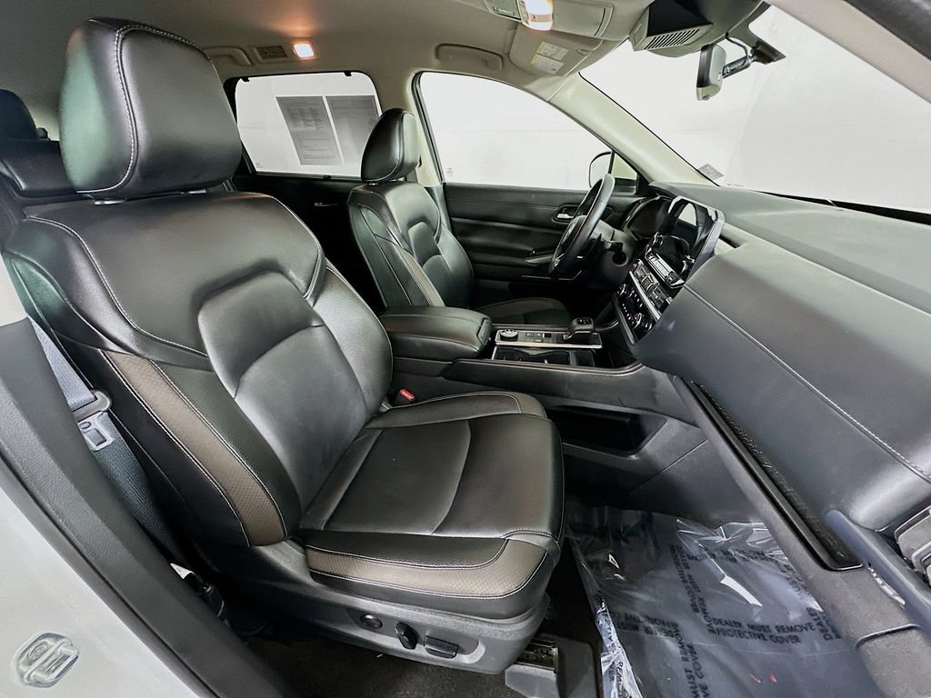 Certified 2024 Nissan Pathfinder SL AWD/4WD image 38
