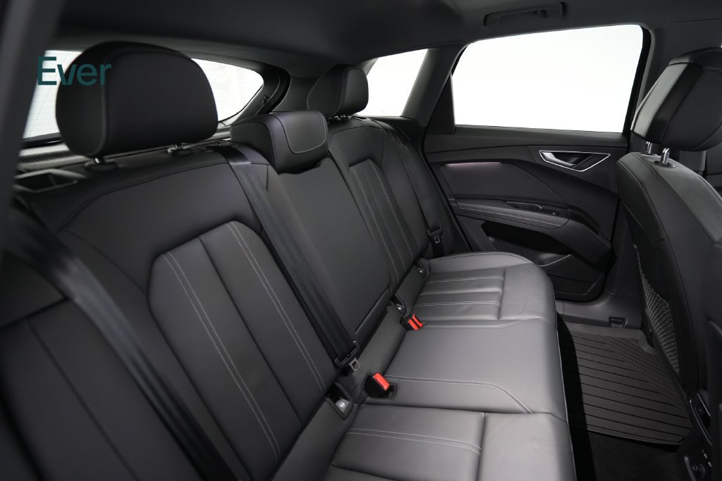 Used 2024 Audi Q4 e-tron Premium Plus w/ Premium Plus AWD/4WD image 5