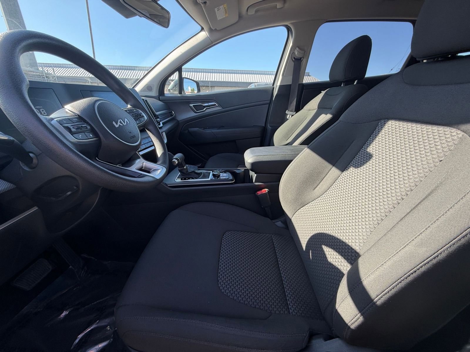 Used 2025 Kia Sportage LX image 25