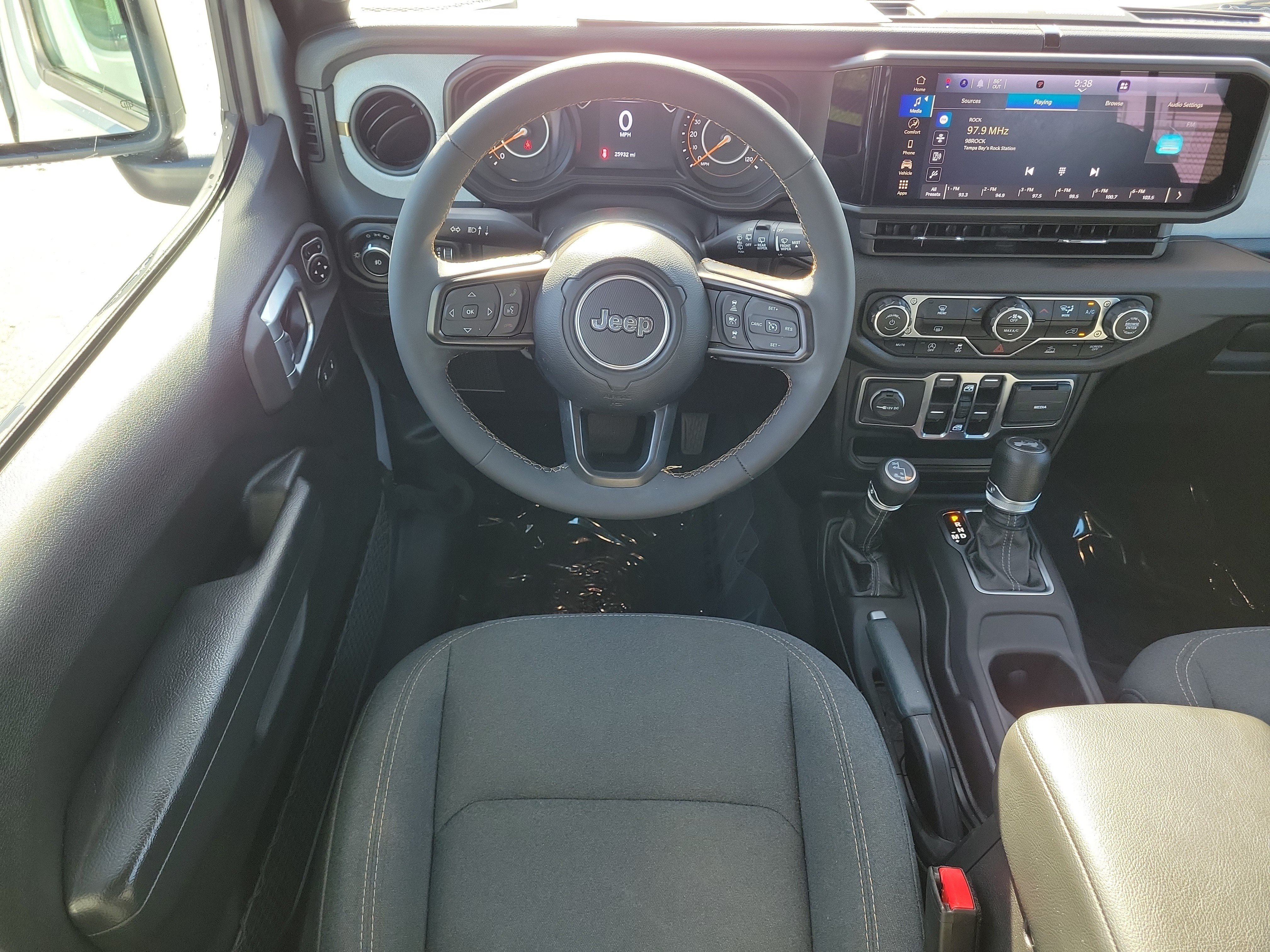 Used 2024 Jeep Wrangler Unlimited Sport AWD/4WD image 15
