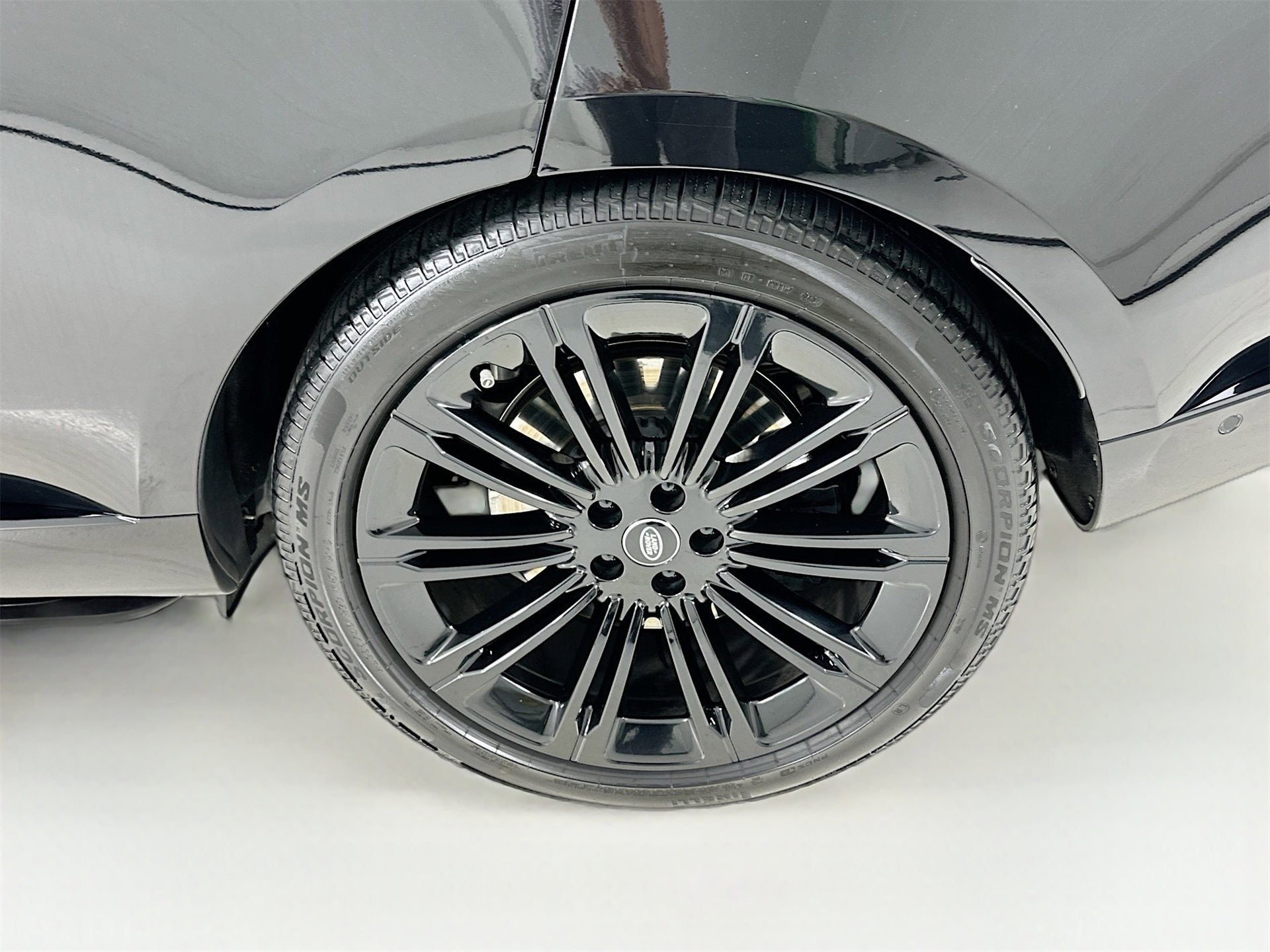 Used 2025 Land Rover Range Rover Long Wheelbase Autobiography image 34