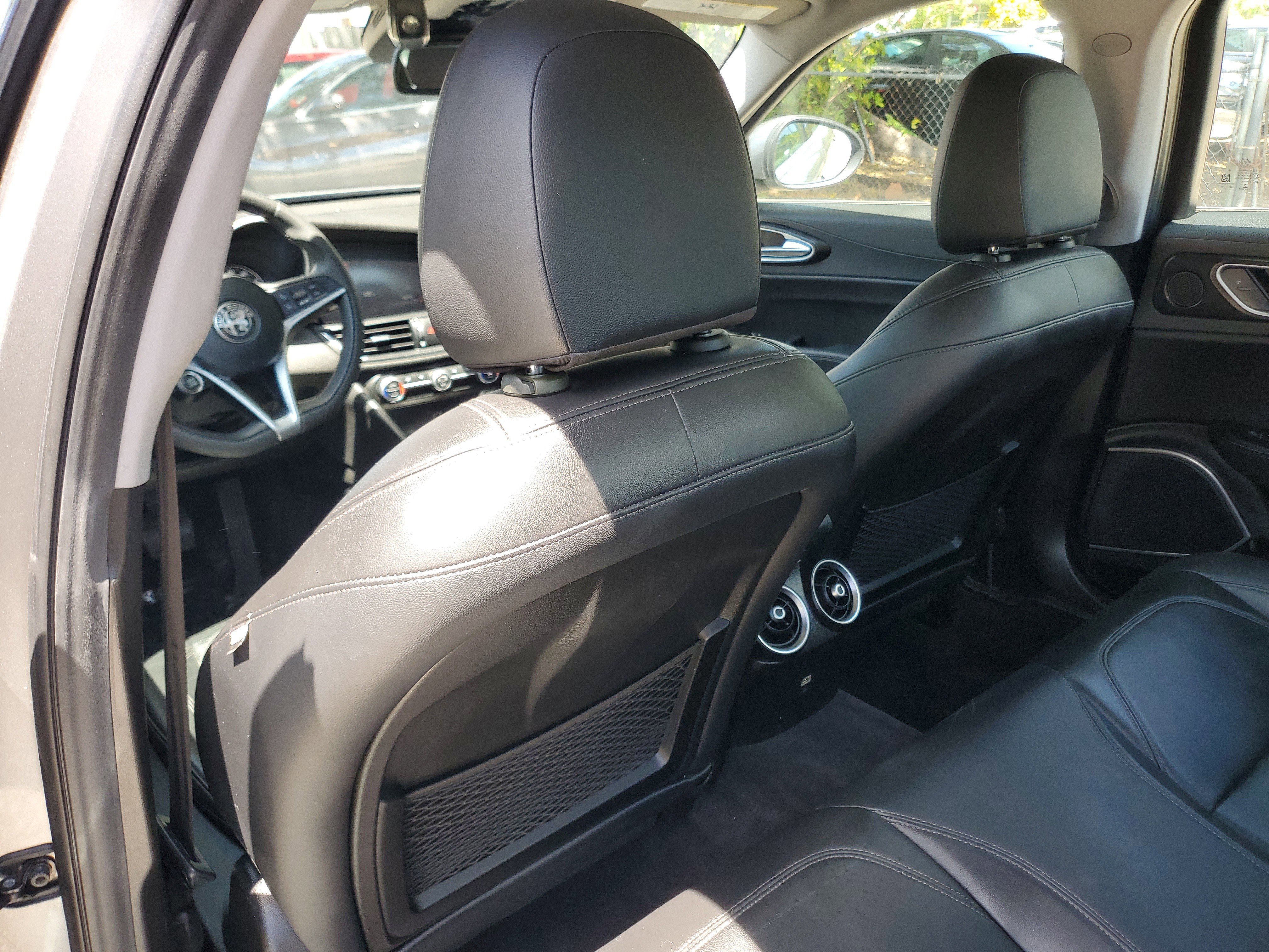 Used 2018 Alfa Romeo Giulia RWD image 11