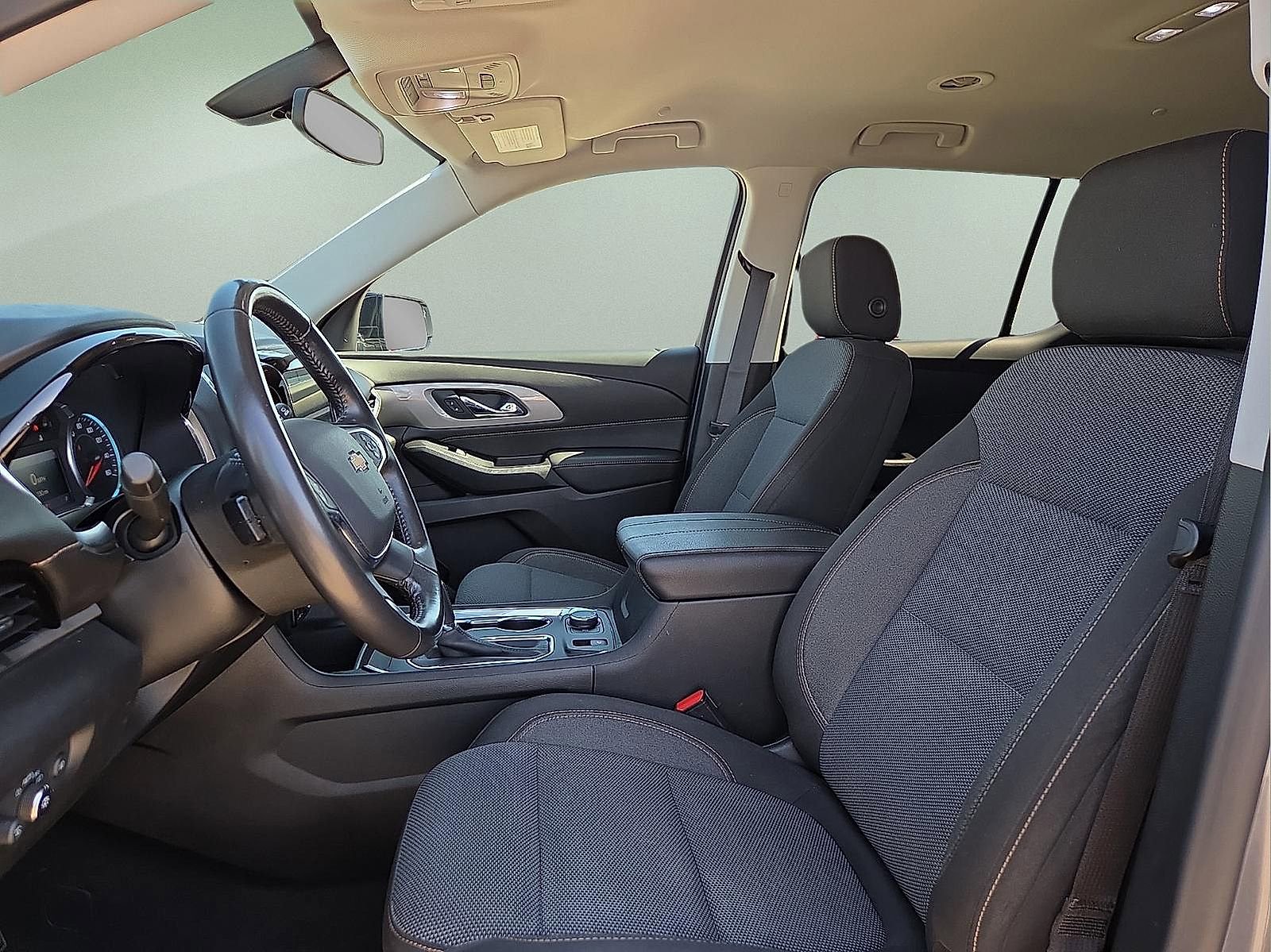 Used 2020 Chevrolet Traverse LT w/ LPO, Blackout Package image 15