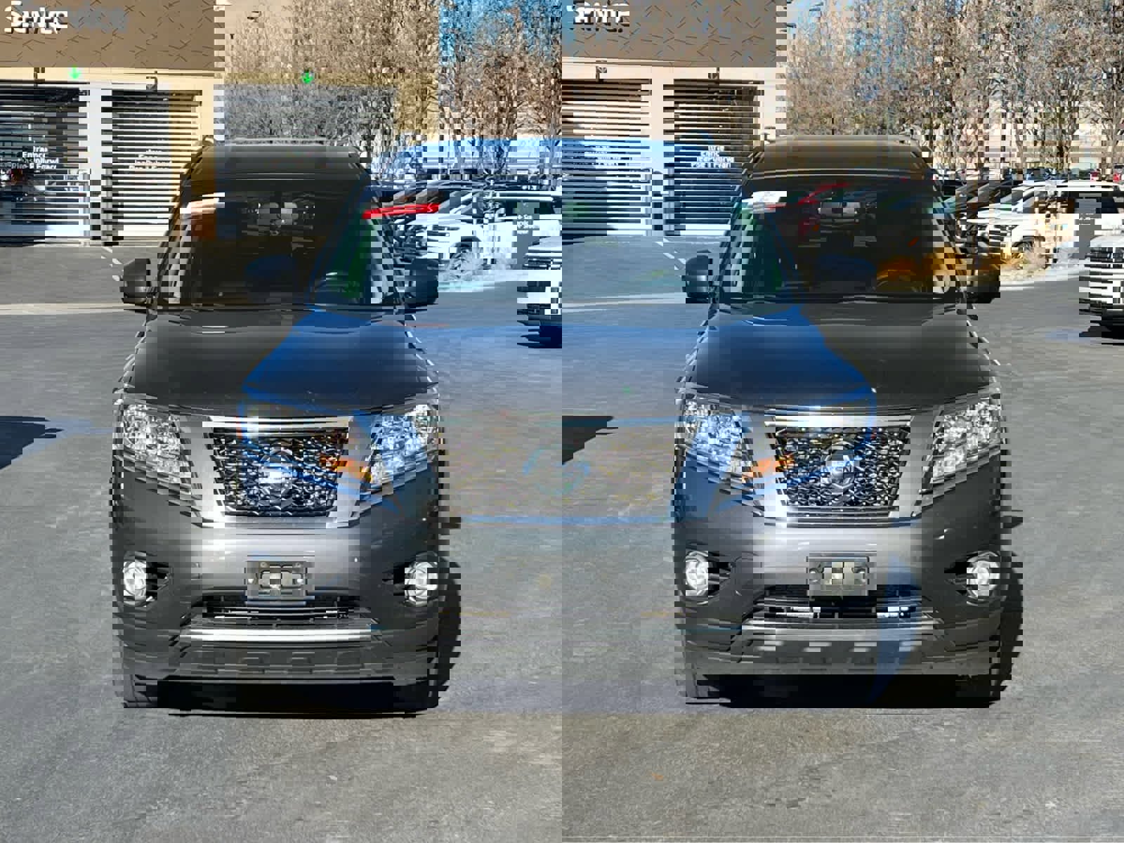 Used 2014 Nissan Pathfinder Platinum image 3