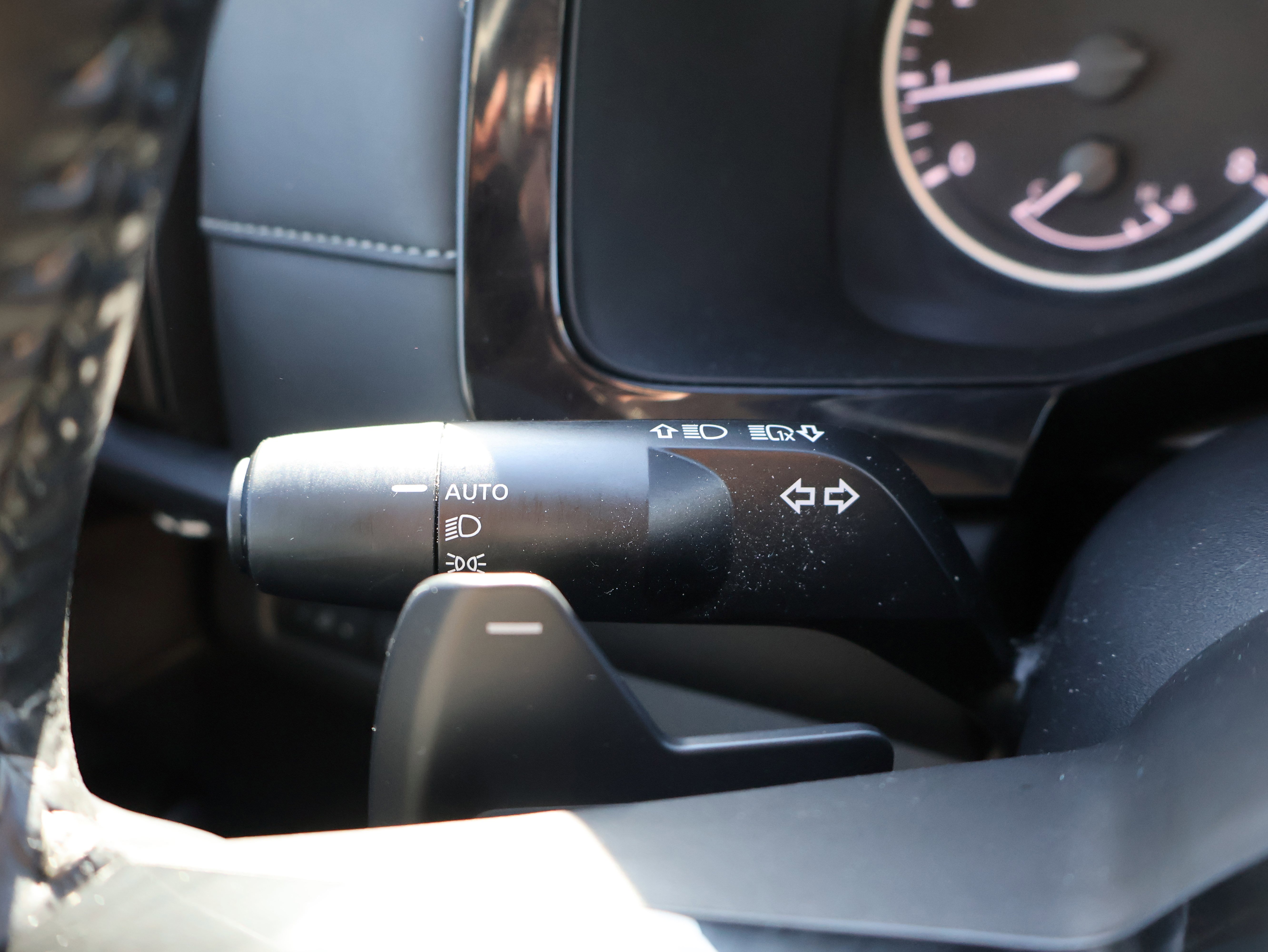 Used 2024 Nissan Pathfinder SL image 35