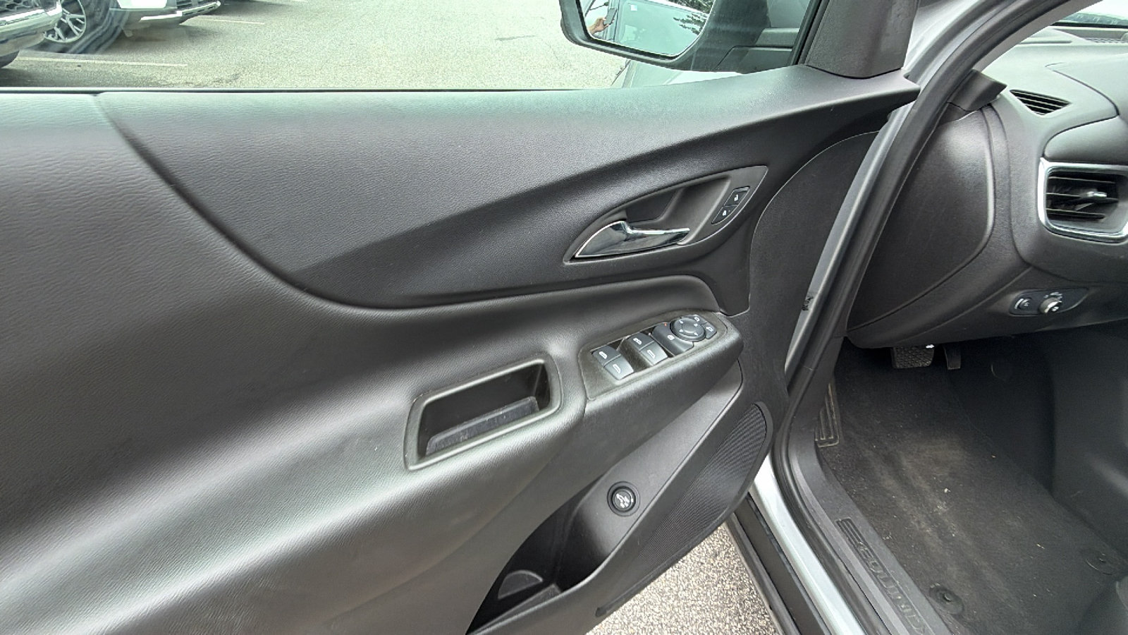 Used 2024 Chevrolet Equinox LT AWD/4WD image 15