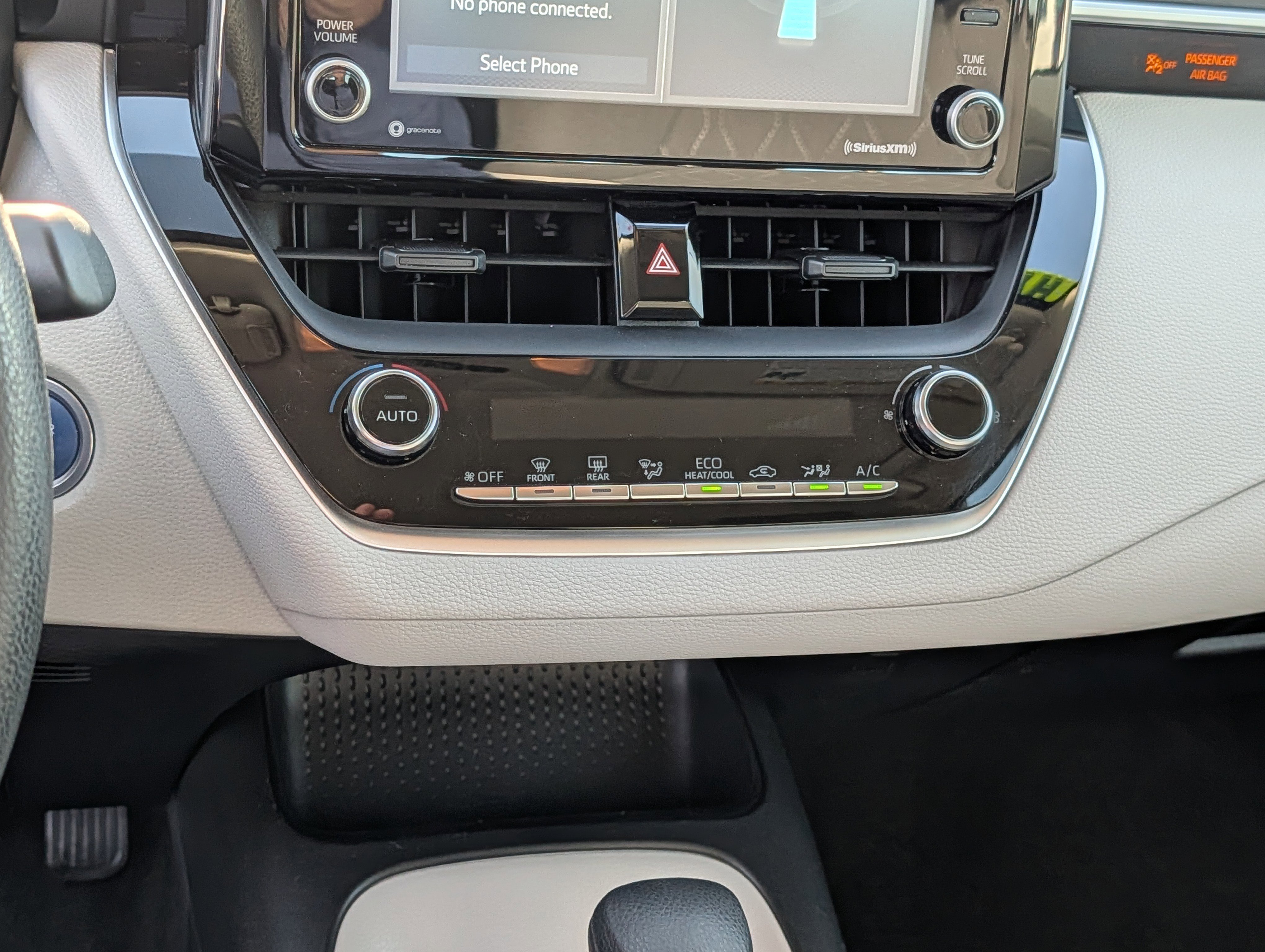 Used 2022 Toyota Corolla LE image 21