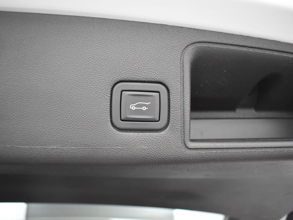 Used 2023 GMC Terrain AT4 image 34