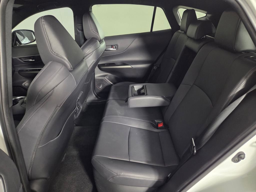Used 2024 Toyota Venza XLE AWD/4WD image 25