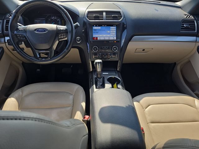 Used 2018 Ford Explorer XLT w/ Equipment Group 202A FWD image 10