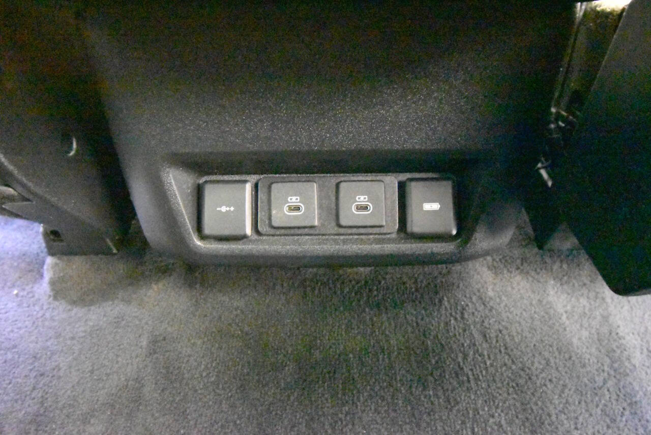 Used 2022 Land Rover Discovery HSE R-Dynamic image 24