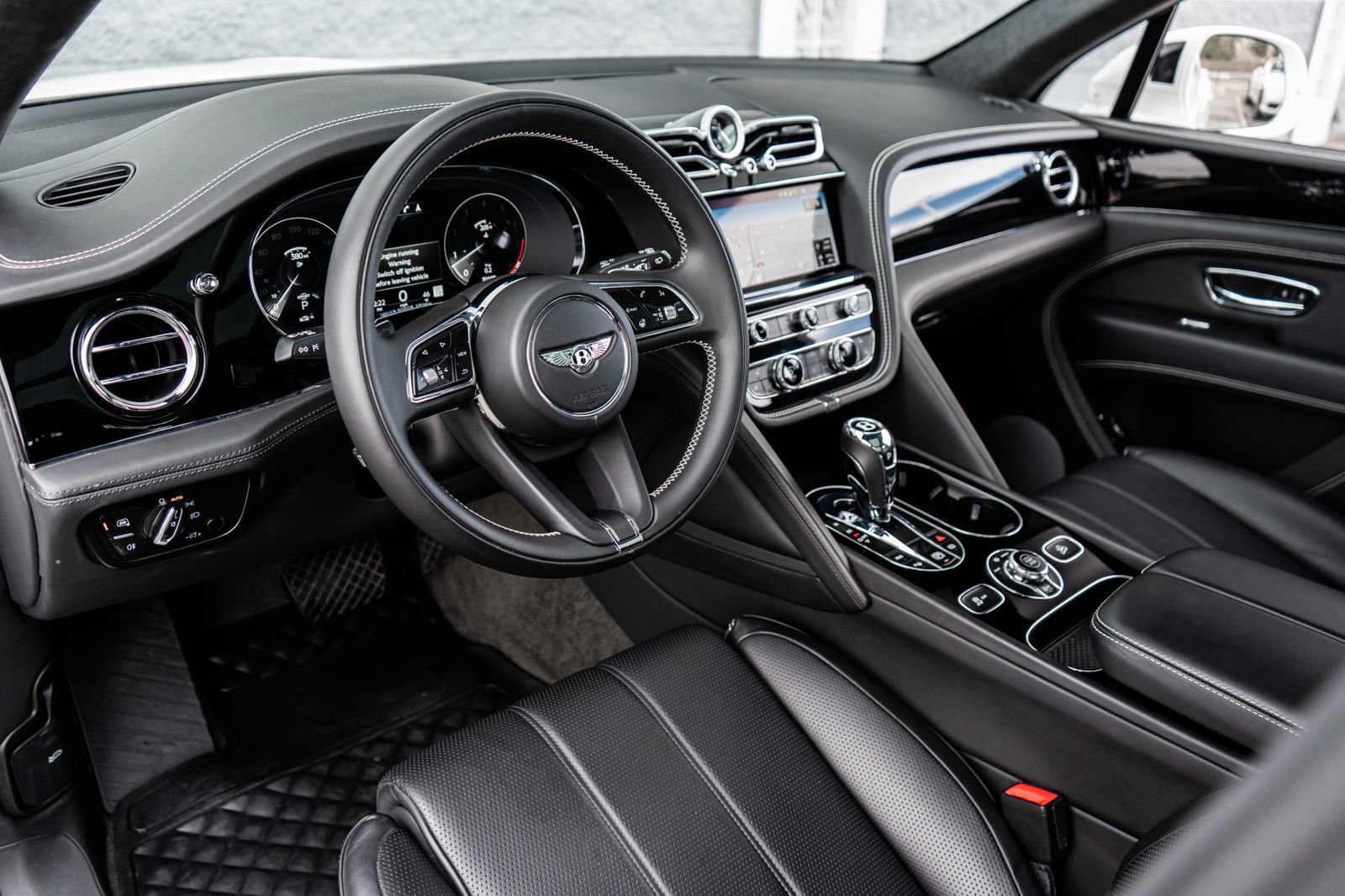 Used 2022 Bentley Bentayga image 30