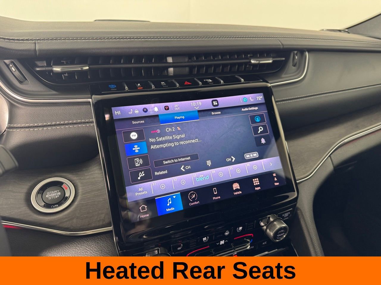 Used 2024 Jeep Grand Cherokee Overland w/ Luxury Tech Group IV image 17