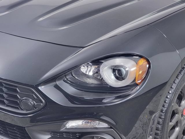 Used 2020 FIAT 124 Spider Abarth w/ Convenience Group RWD image 9