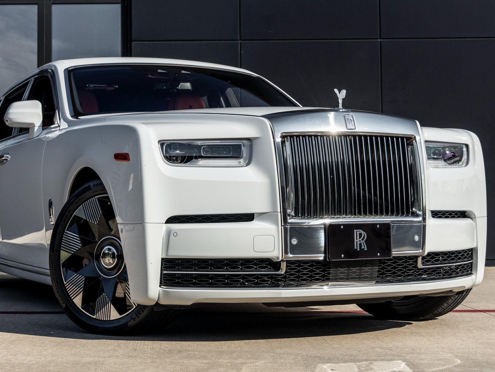 Used 2022 Rolls-Royce Phantom Extended Wheelbase image 8
