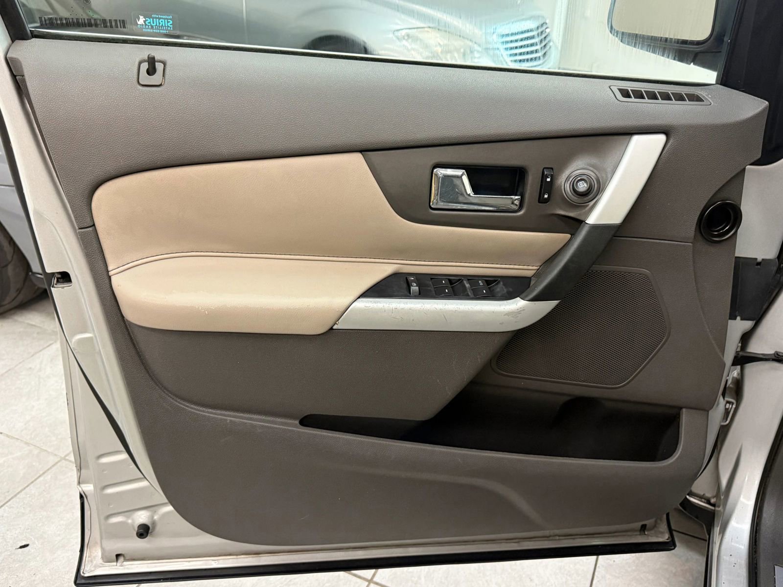 Used 2011 Ford Edge Limited FWD image 15