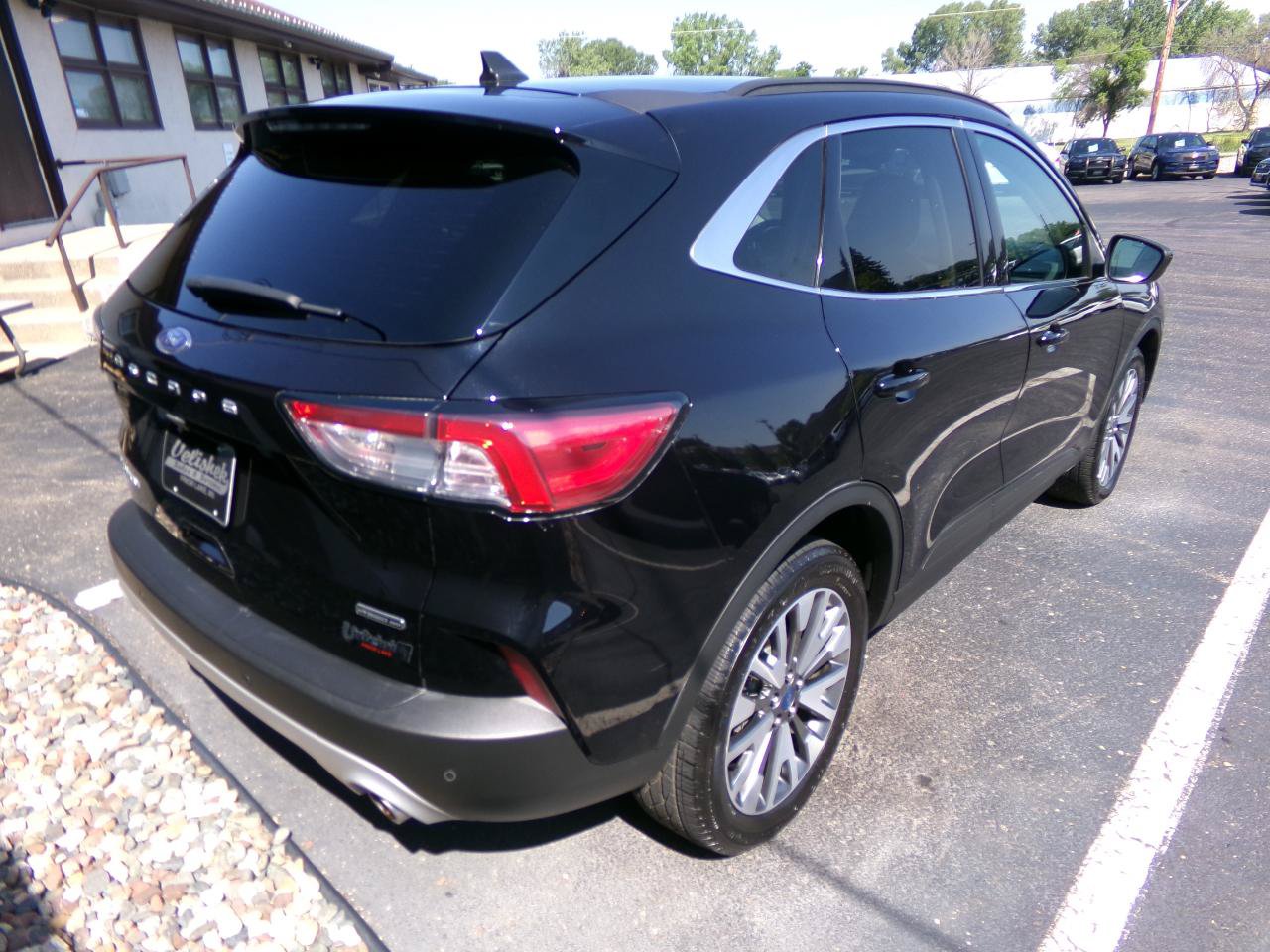 Used 2022 Ford Escape Titanium AWD/4WD image 3