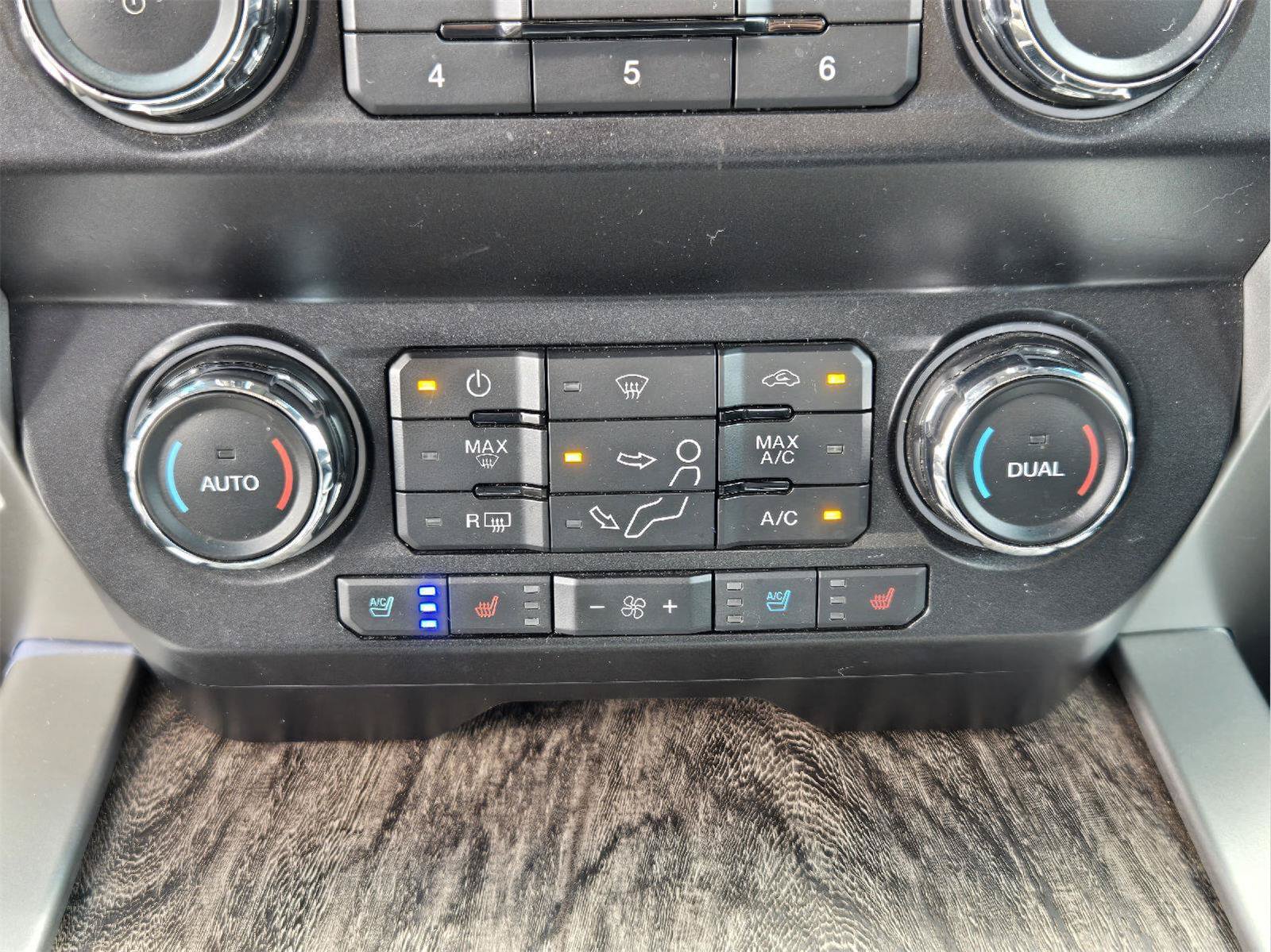 Used 2019 Ford F250 Lariat w/ Lariat Value Package AWD/4WD image 18
