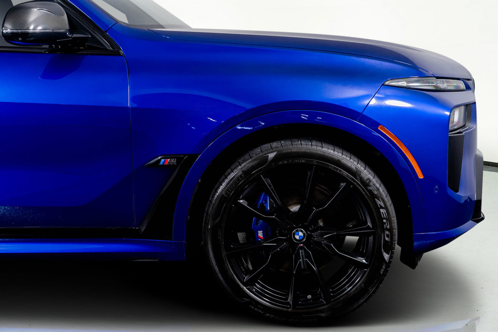 Used 2024 BMW X7 M60i w/ Premium Package image 6