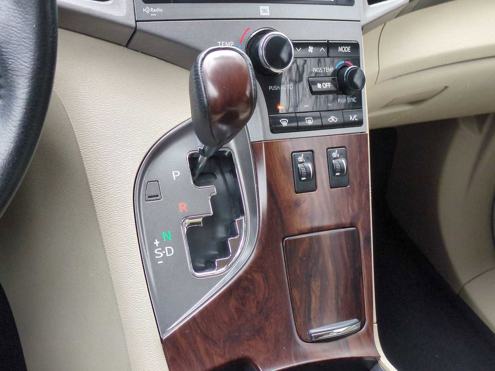 Used 2013 Toyota Venza XLE image 33