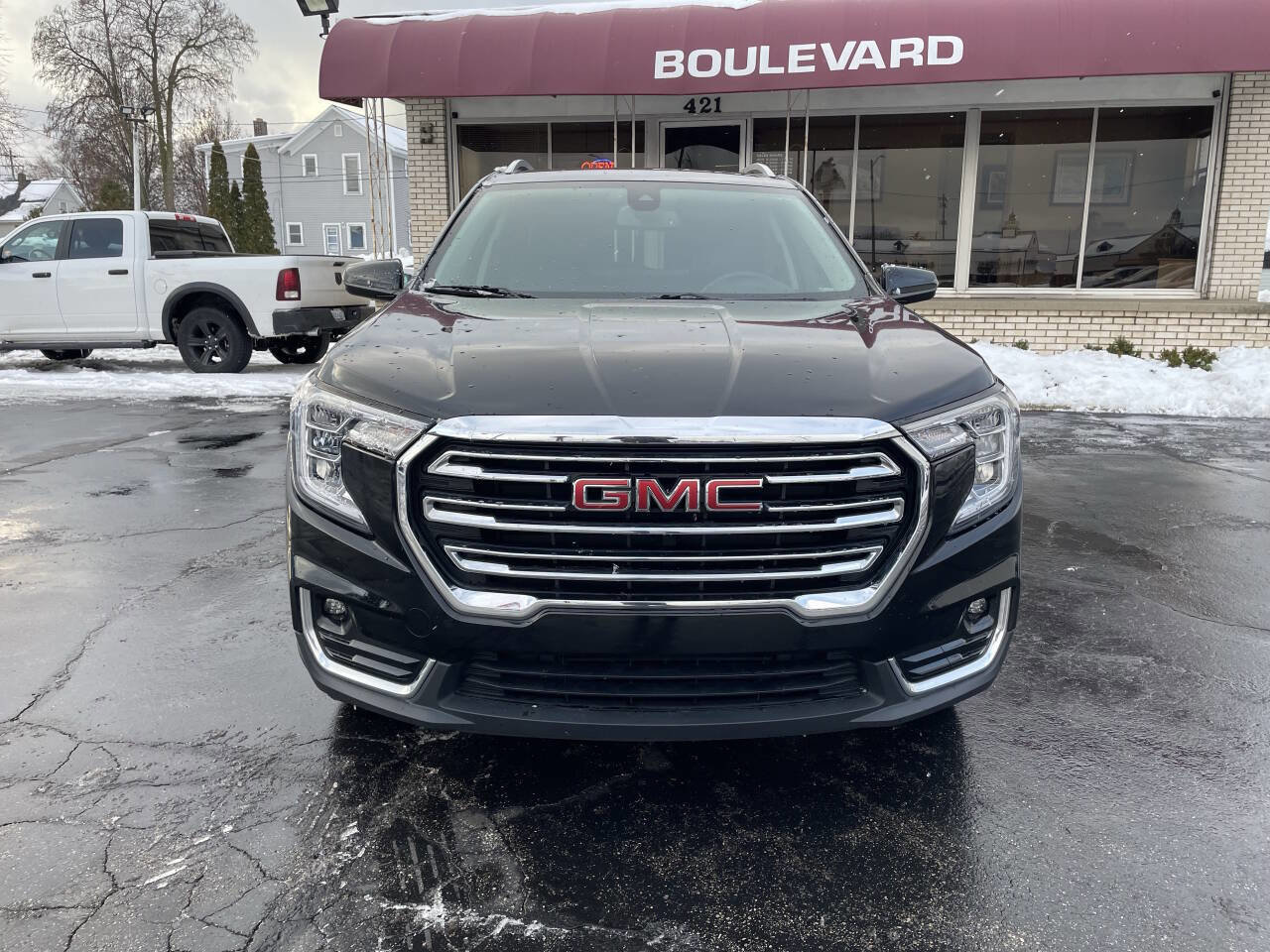 Used 2023 GMC Terrain SLT image 10