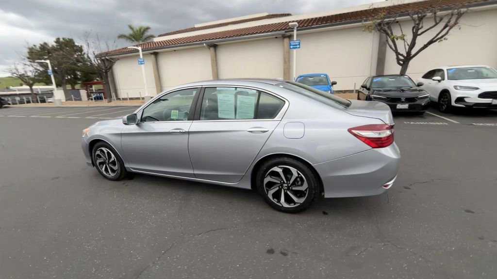 Used 2017 Honda Accord EX image 6