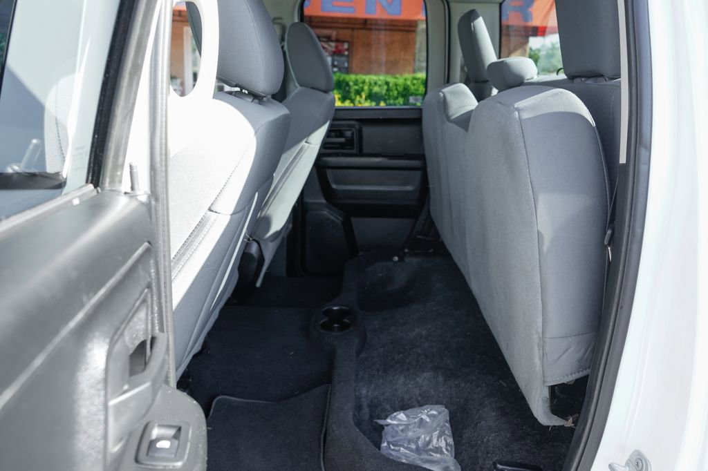 Used 2014 RAM 1500 Express image 30