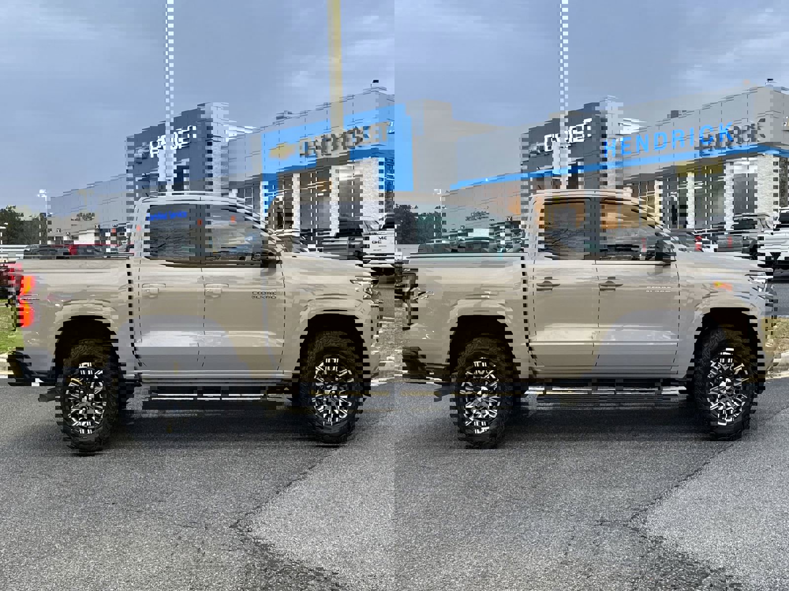 Used 2023 Chevrolet Colorado Z71 w/ Z71 Convenience Package 2 image 11