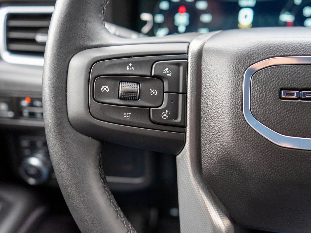 Used 2024 GMC Yukon Denali AWD/4WD image 23