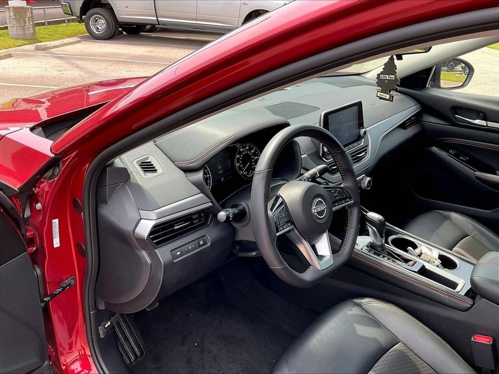 Used 2023 Nissan Altima 2.5 SR FWD image 4