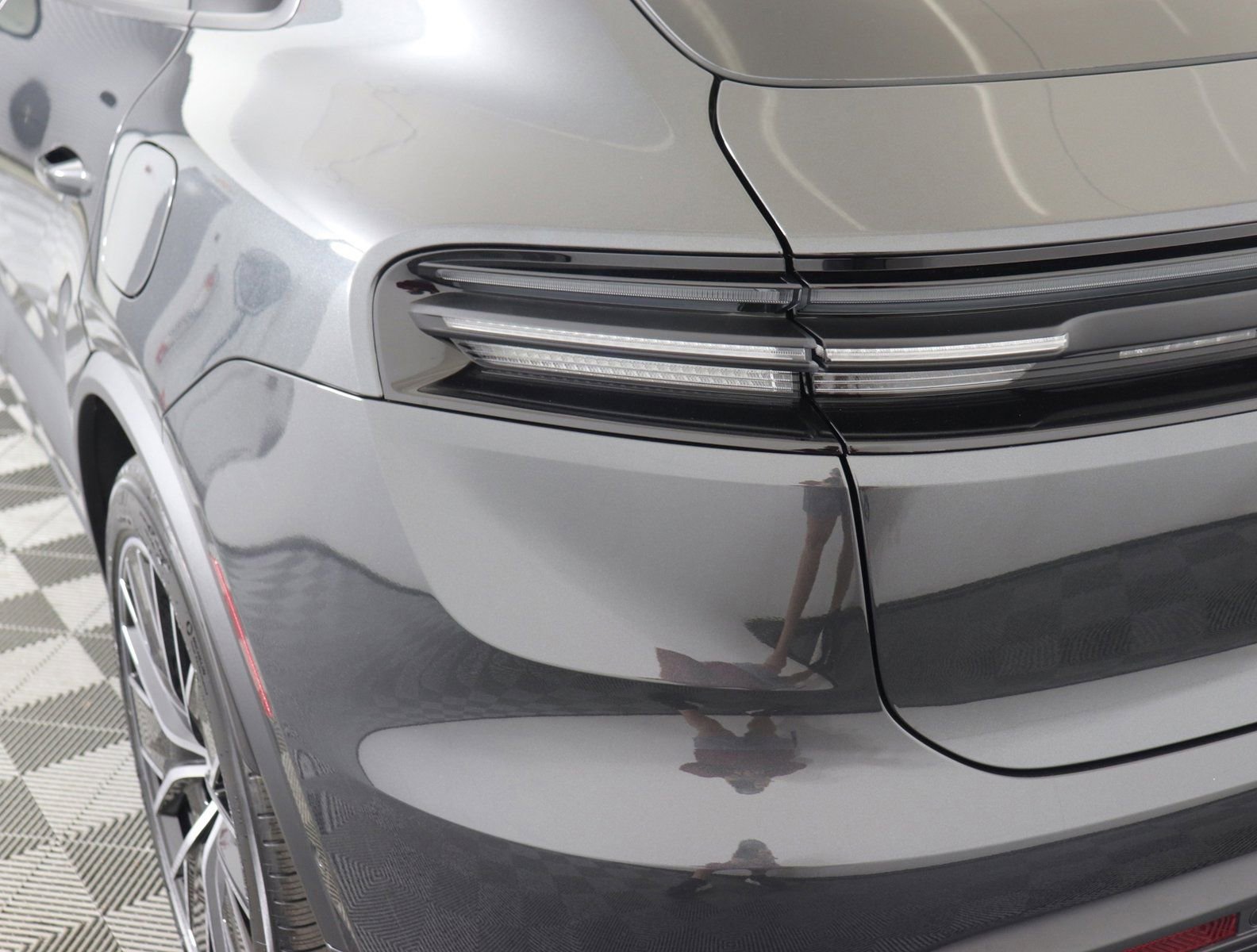 Certified 2025 Porsche Macan Electric RWD image 14