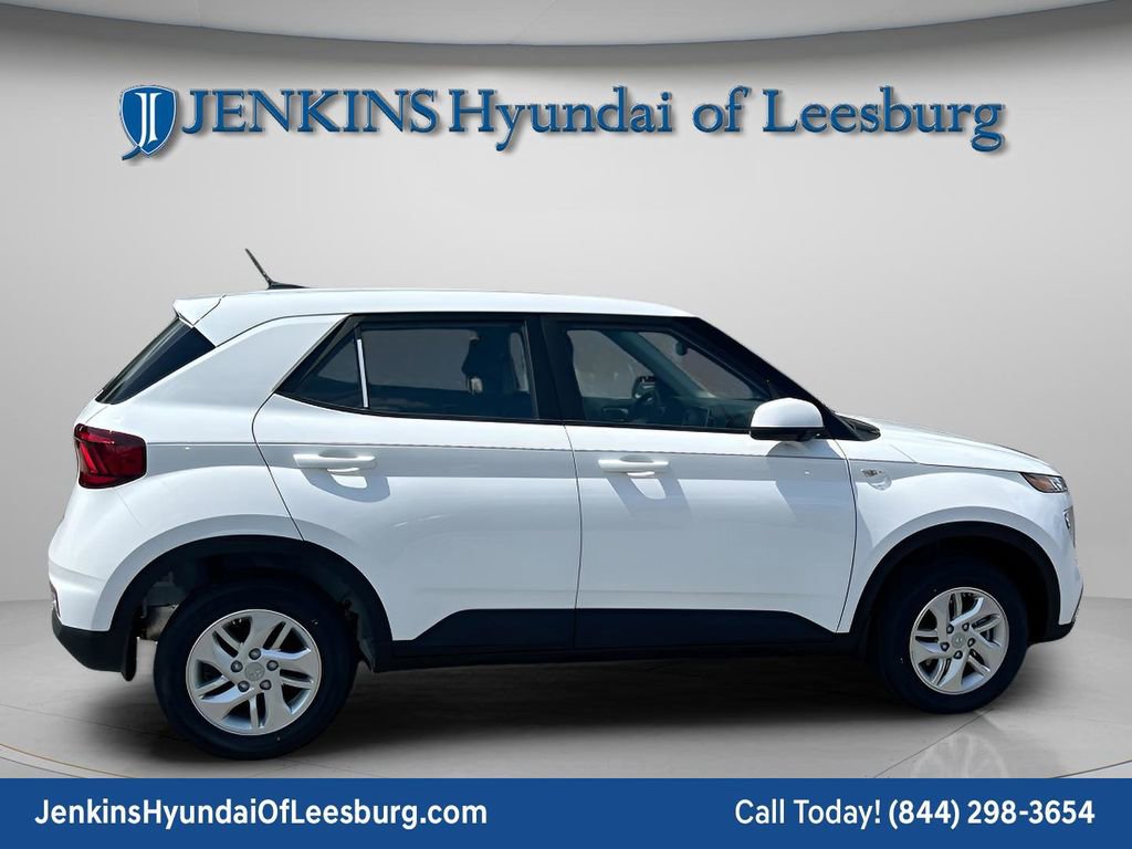 New 2026 Hyundai Venue SE image 4