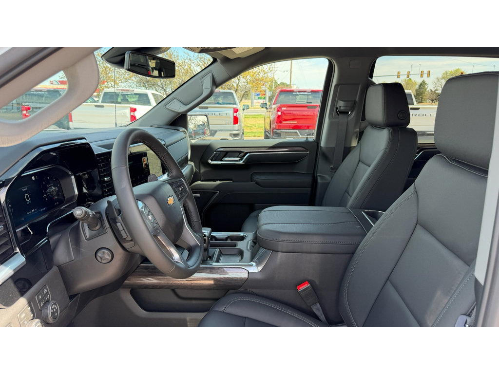 New 2026 Chevrolet Silverado 1500 LTZ w/ Z71 Off-Road Package AWD/4WD image 10