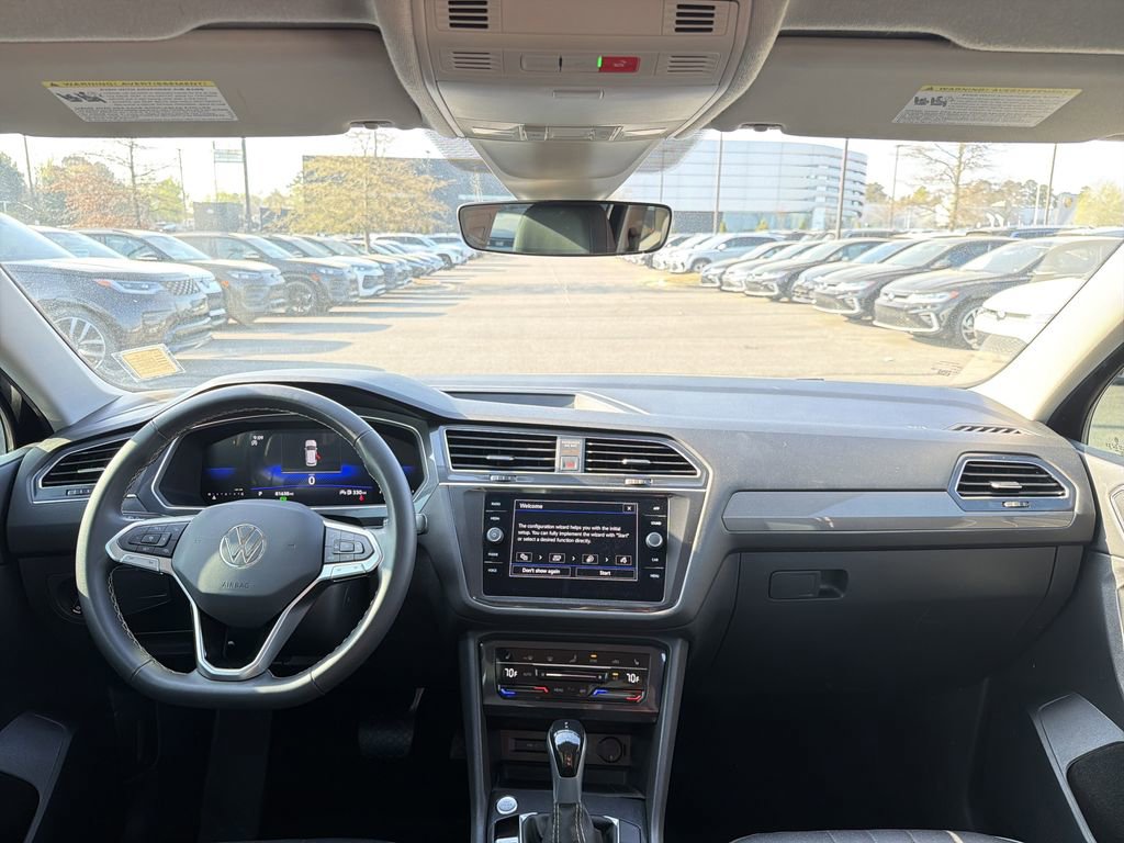 Used 2023 Volkswagen Tiguan SE image 19