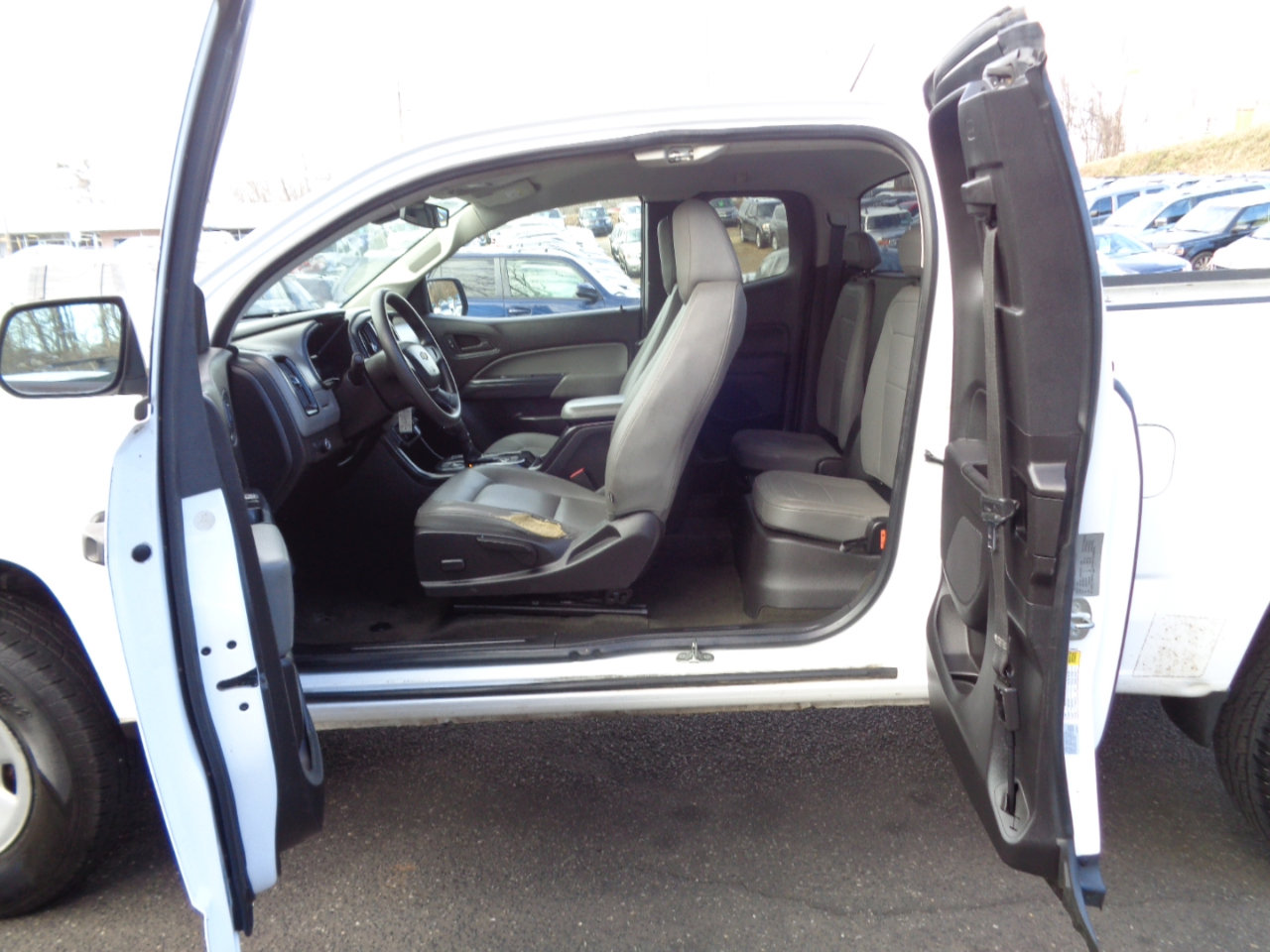 Used 2015 Chevrolet Colorado W/T RWD image 12