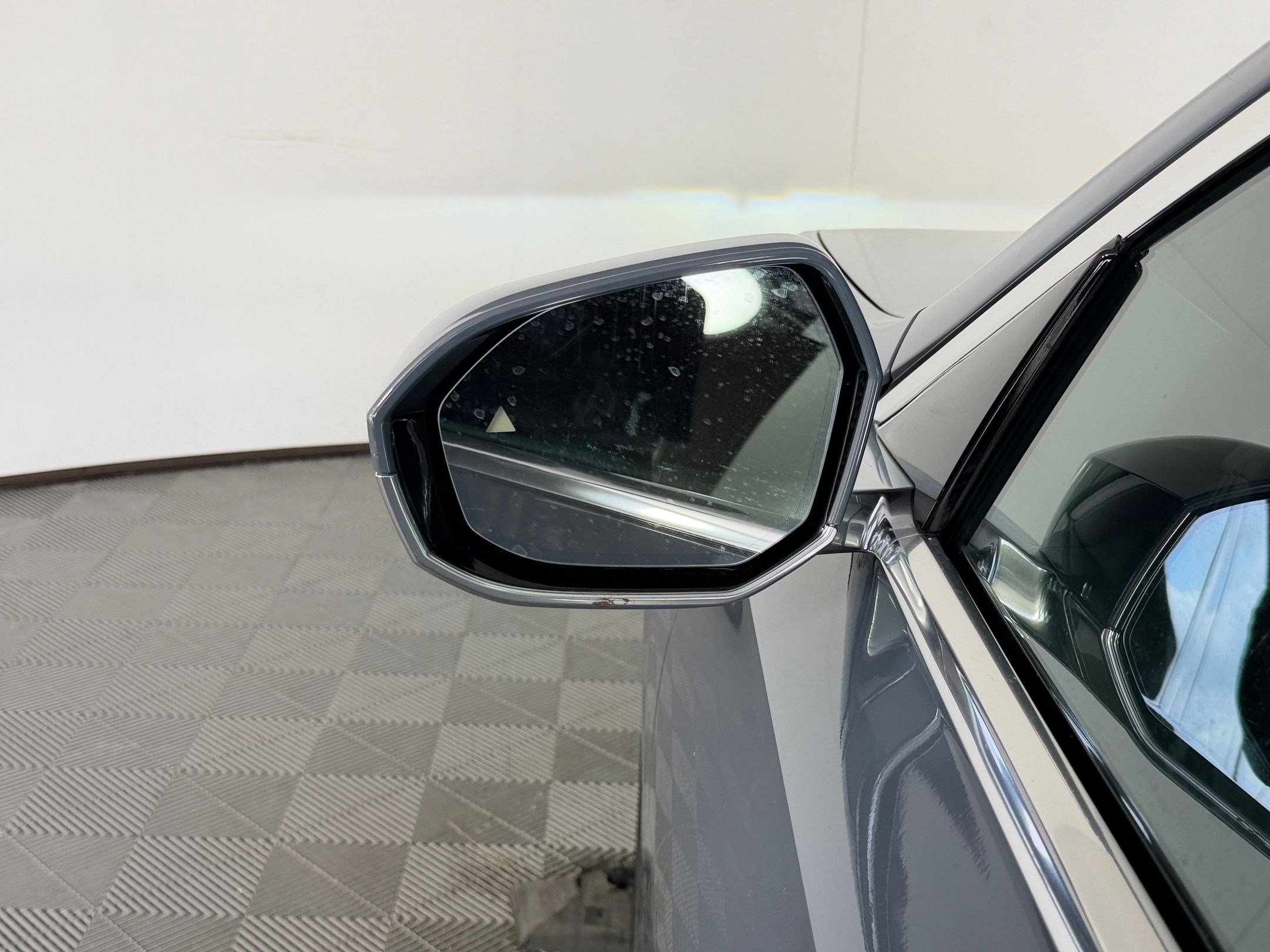 Used 2023 BMW i7 xDrive60 AWD/4WD image 21