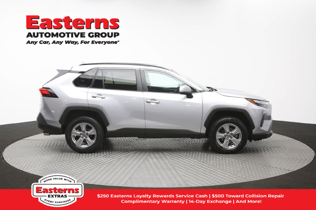 Used 2024 Toyota RAV4 XLE AWD/4WD image 44