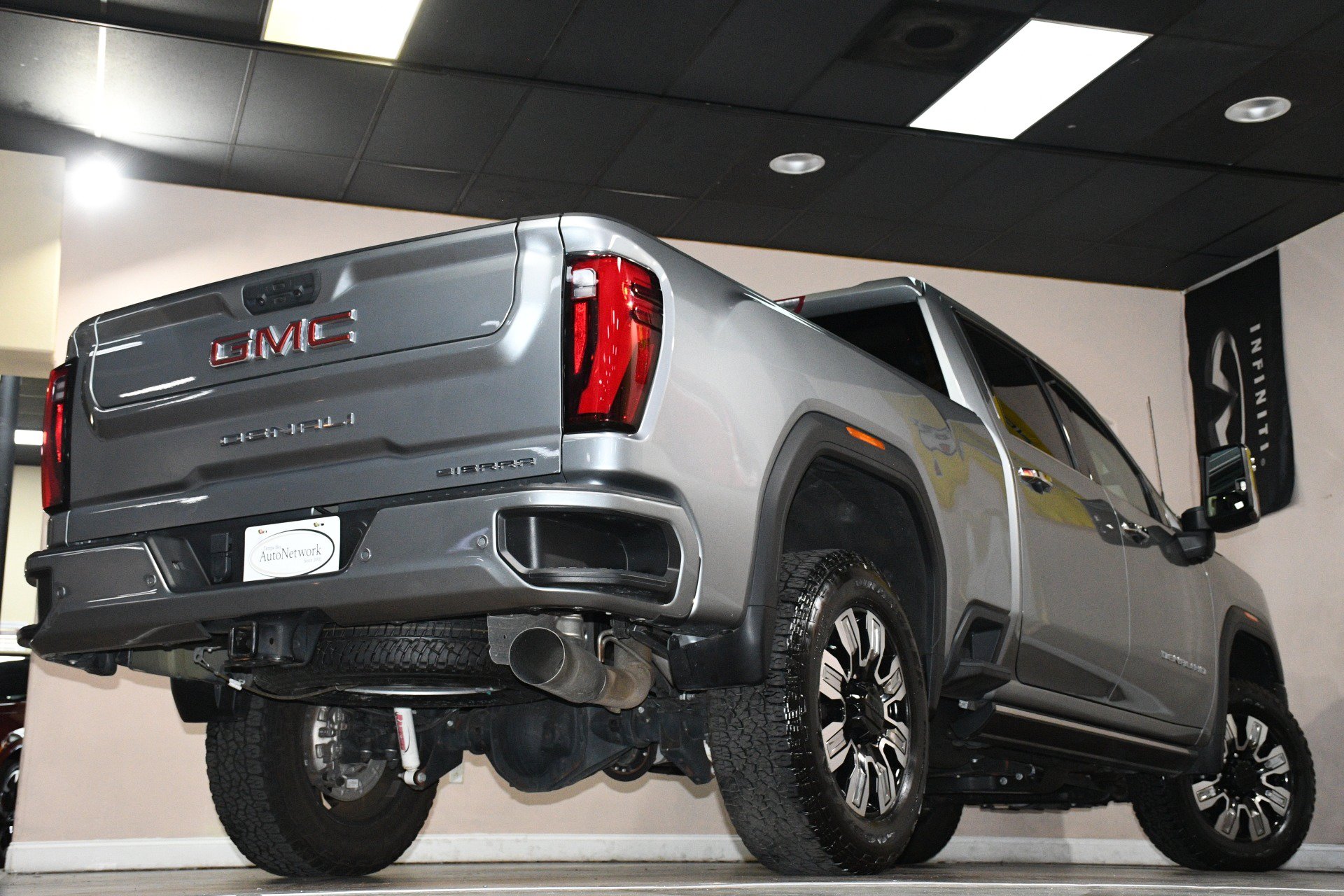 Used 2024 GMC Sierra 2500 Denali w/ Denali Reserve Package AWD/4WD image 85