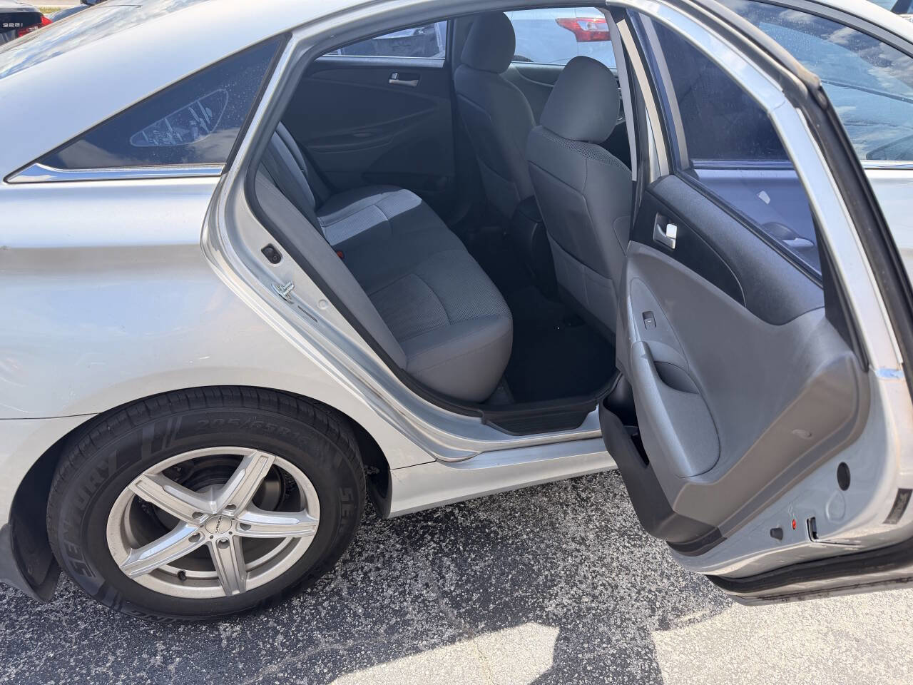 Used 2013 Hyundai Sonata GLS image 11
