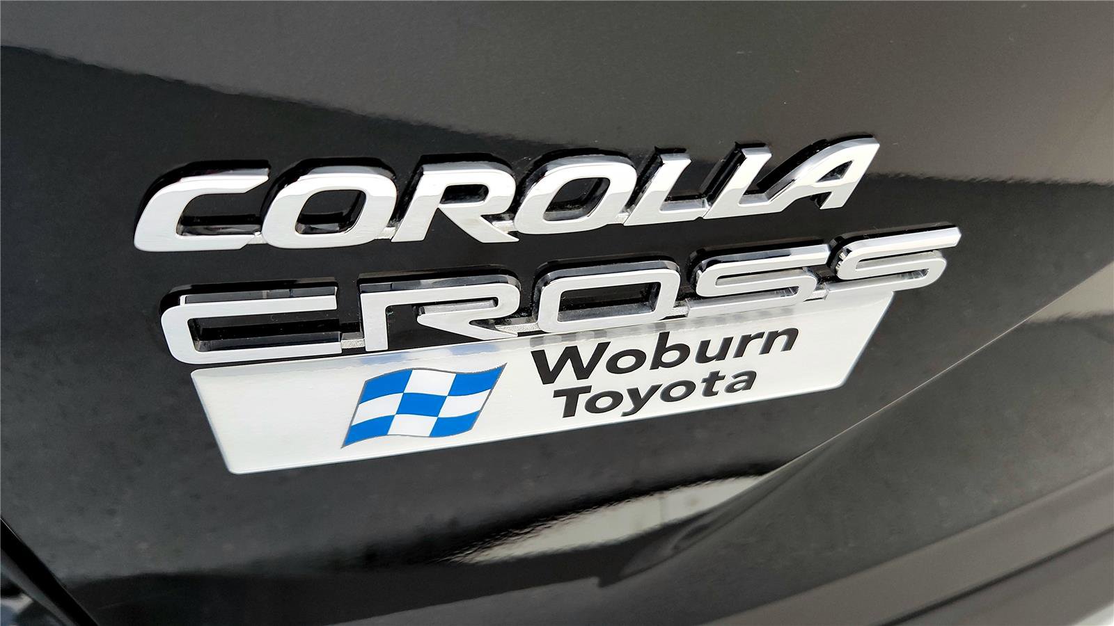 Used 2022 Toyota Corolla Cross XLE image 13