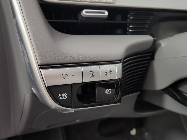 Certified 2024 Hyundai Ioniq 5 Limited AWD/4WD image 21