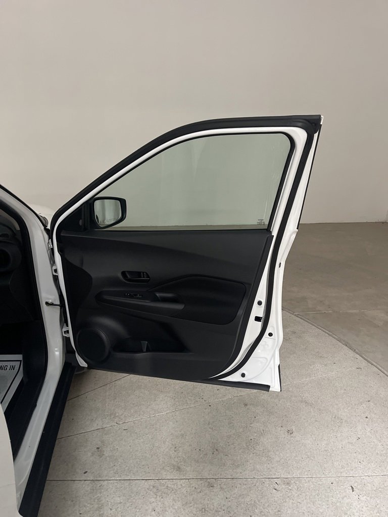 Used 2022 Nissan Kicks S image 18