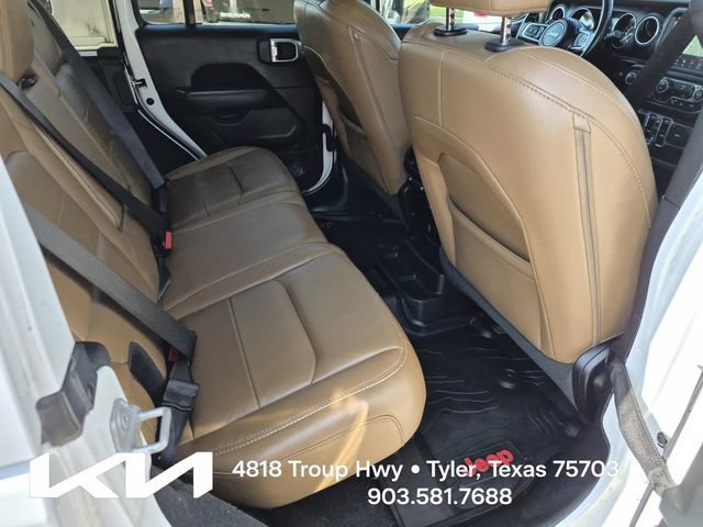 Used 2021 Jeep Wrangler Unlimited Sahara AWD/4WD image 16